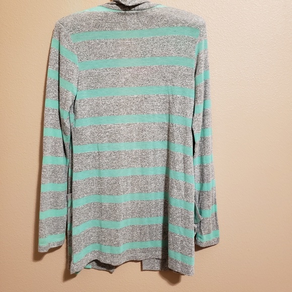 Mod Lusive > Two Pocket Open Front Cardigan - Picture 4 of 7